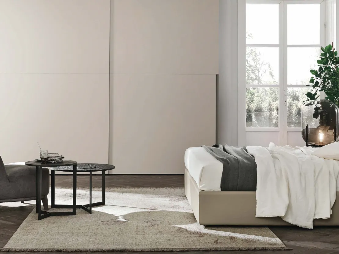 Letto Dafne in ecopelle con contenitore di Tomasella