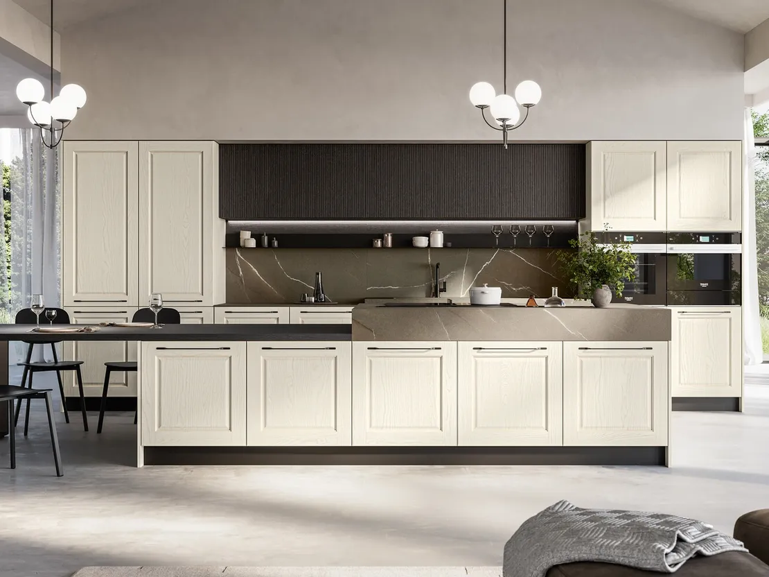 Cucina Classica in frassino bianco con isola Asolo di Arredo3