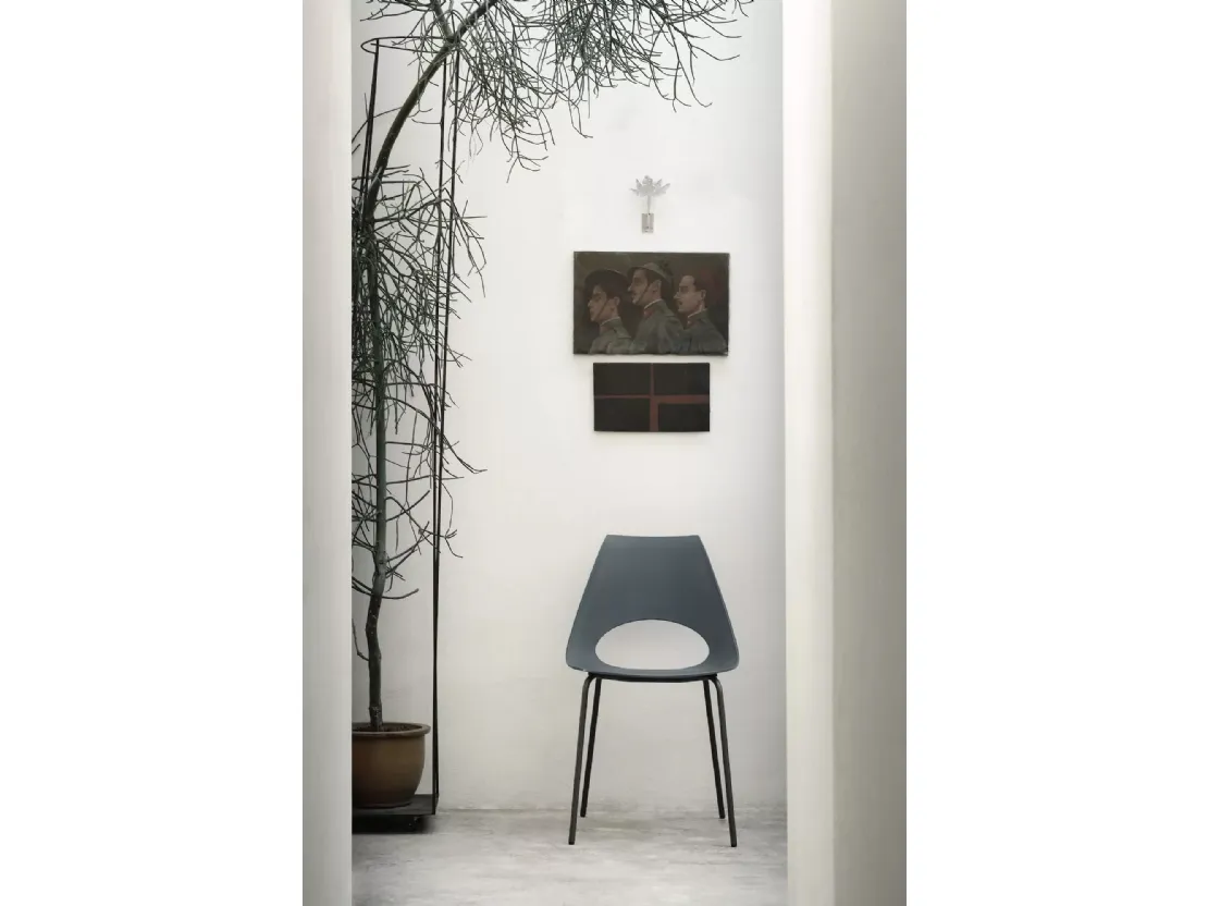 Sedia da giardino Shark Outdoor in polipropilene con gambe in acciaio laccato di Bontempi